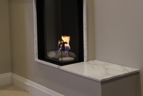 id 1 7161eee8 600x404 - Wkład kominkowy gazowy Ortal Clear 40x70 RS/LS  narożny