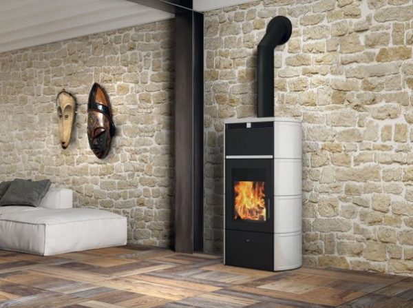 tl fl01 e1673087977530 600x447 - Piecyk na drewno z płaszczem wodnym Flamma 14 kW Ceramika
