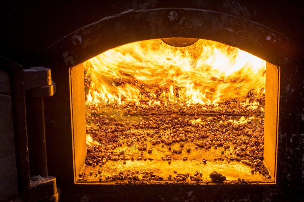 piec na pellet z ogniem 1024x683 - Blog