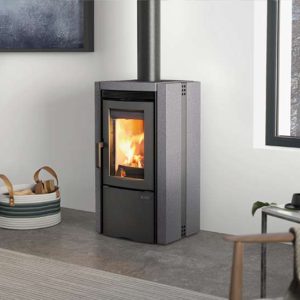 esterbii new iivista min 300x300 - Freistehender Kaminofen LaNordica Extraflame Ester BII Vulcan