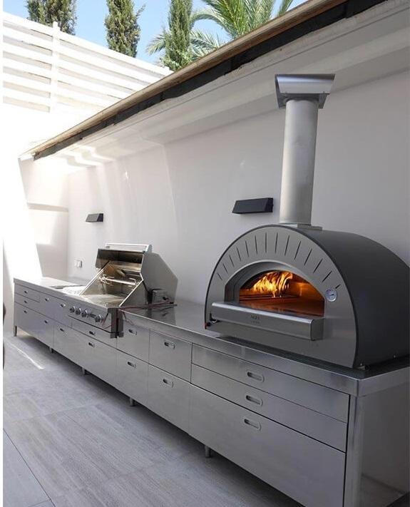 dolce vita outdoor kitchen gas pizza ovens2 - Hybrydowy piec do pizzy Alfa Forni Dolce Vita (na gaz o drewno)