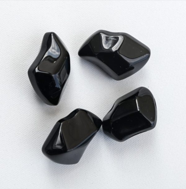 Kamyki ozdobne FIRE GLASS krysztal czarny 3 600x610 - Decorative stones FIRE GLASS - black crystal